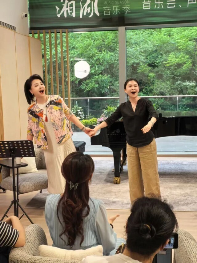 杭州“湘湖音乐季”大师班唱响“永远的花样年华”